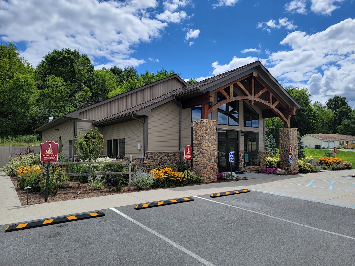 Brunswick Vet Hospital Exterior